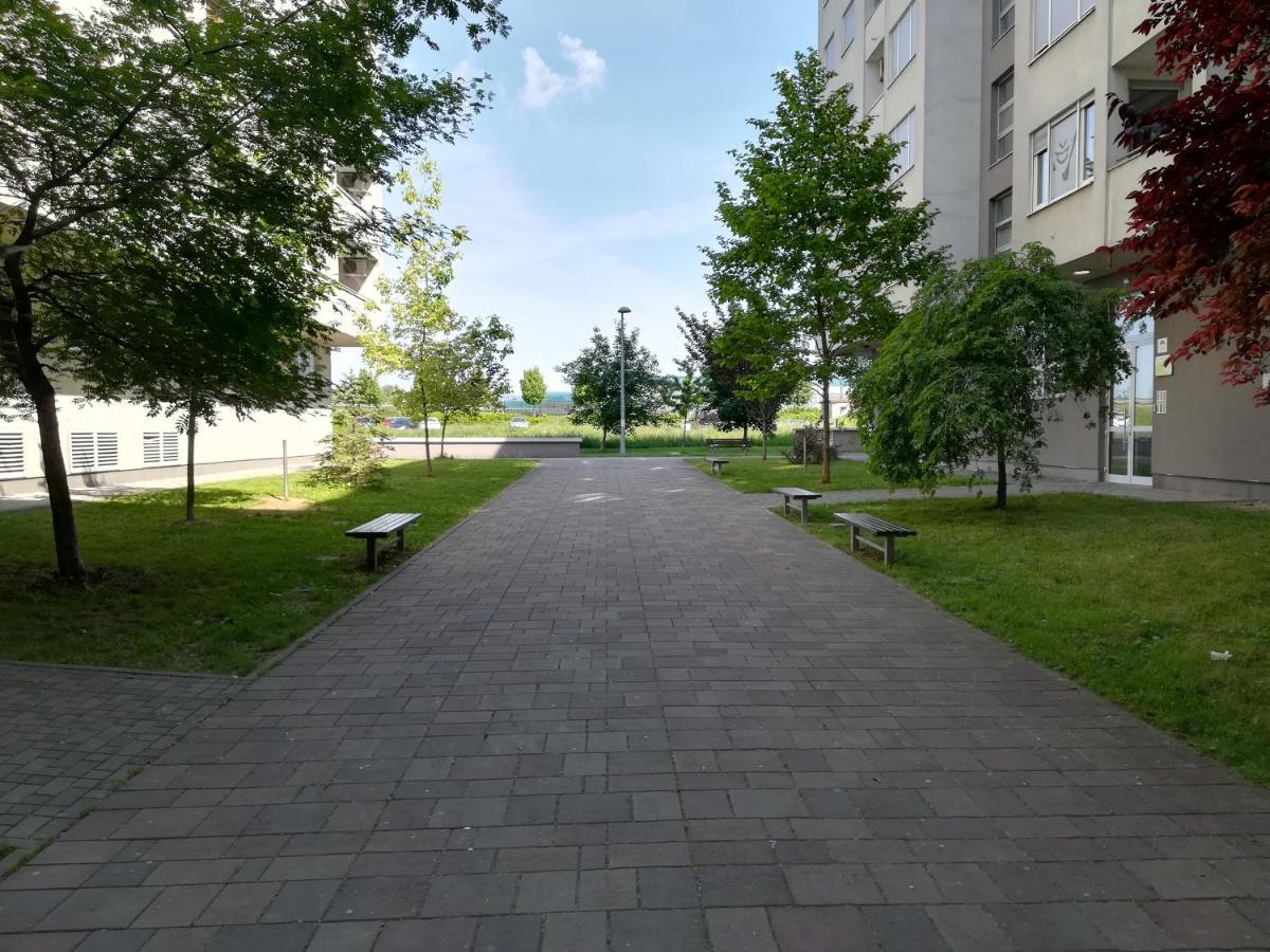 Apartments Dora Загреб Екстериор снимка