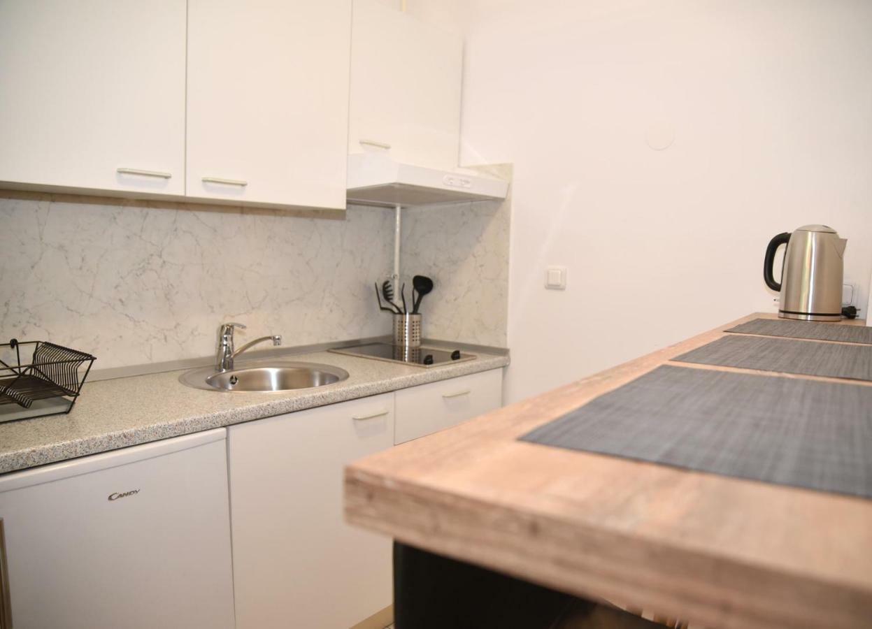 Apartments Dora Загреб Екстериор снимка
