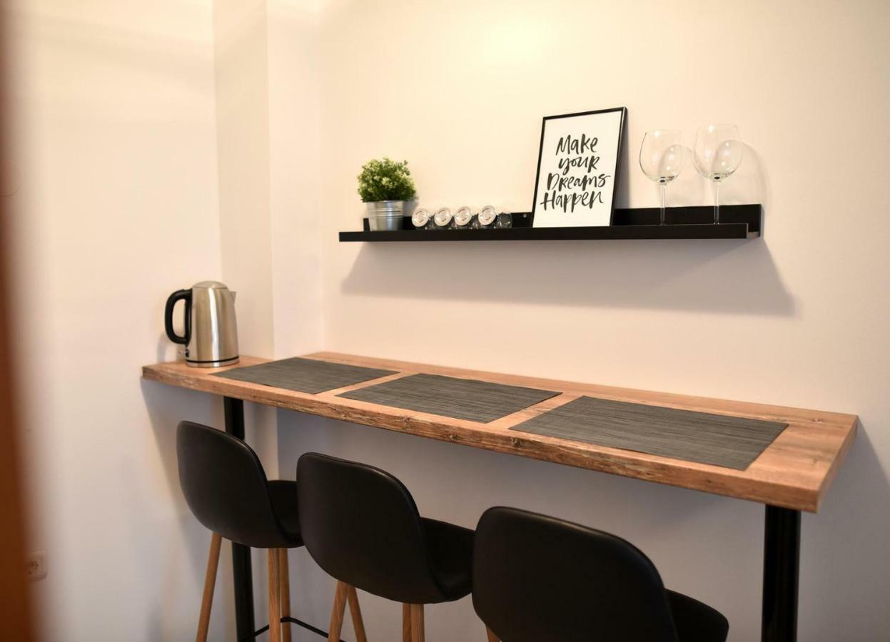 Apartments Dora Загреб Екстериор снимка