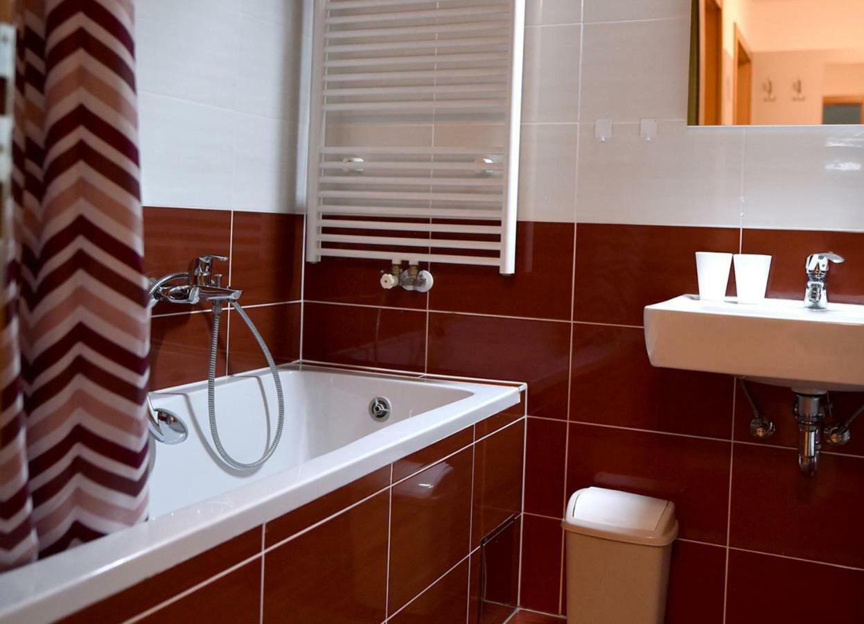 Apartments Dora Загреб Екстериор снимка
