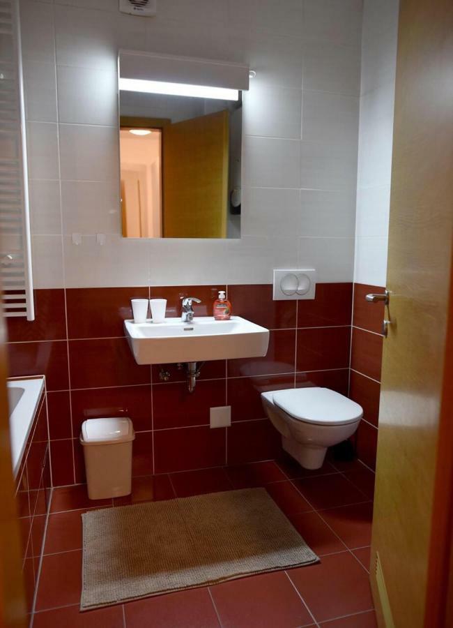 Apartments Dora Загреб Екстериор снимка